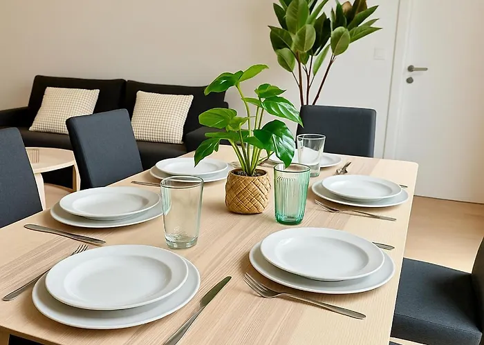 Modern With Free Parking Apartament